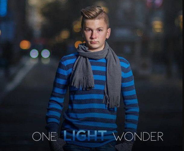 AwTeaches – One Light Wonder