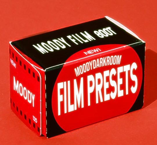 Moody Dark Room – Moody Film Preset Pack